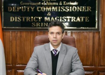 DC Srinagar extends Diwali greetings to people