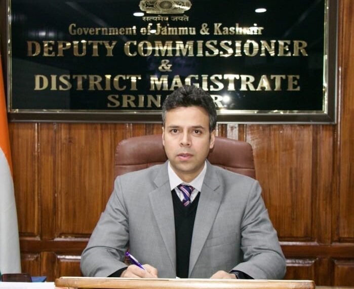 DC Srinagar extends Diwali greetings to people