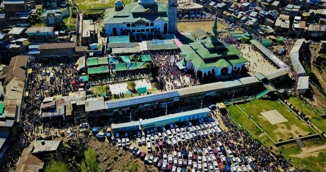 عرس علمدار ملک کشمیر کی اختتامی تقریب، کے موقعے پر مولینا غلام رسول حامی نے قوم کو تعلیمات شیخ العالم پر عمل پیرا ہونے کی اپیل کی۔