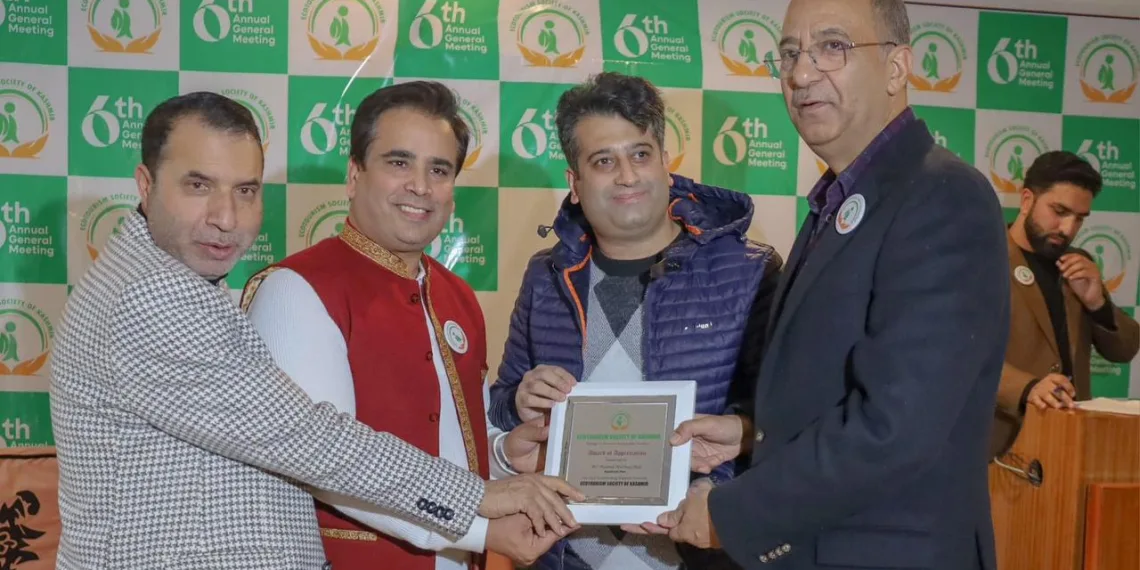 Haamid Mushtaq Bala honored for excellence in photojournalism at ecotourism event