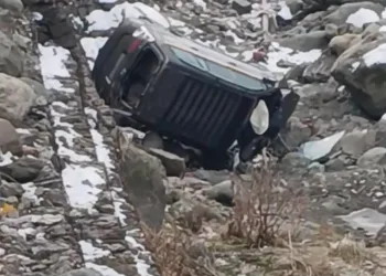 Two injured as vehicle skids off road, falls into Lidder river in Pahalgam