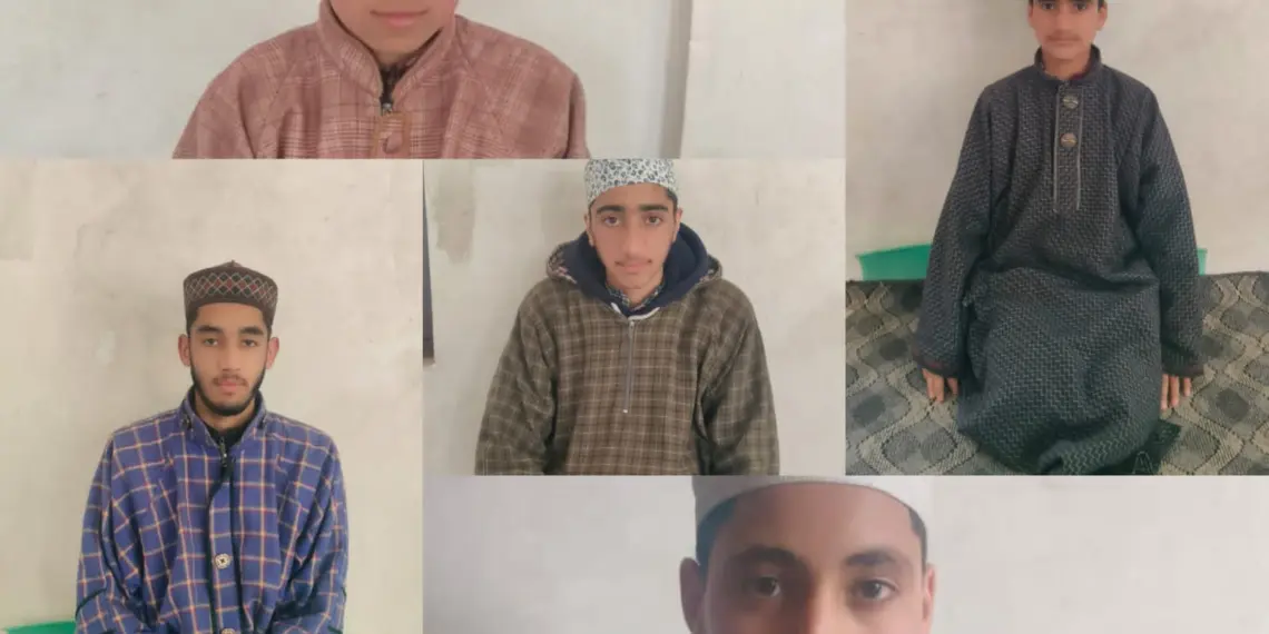 مدرسہ صوت القرآن دلدار کے پانچ طلباءنے ایک ہی بیٹھک میں مکمل قرآن سنایا