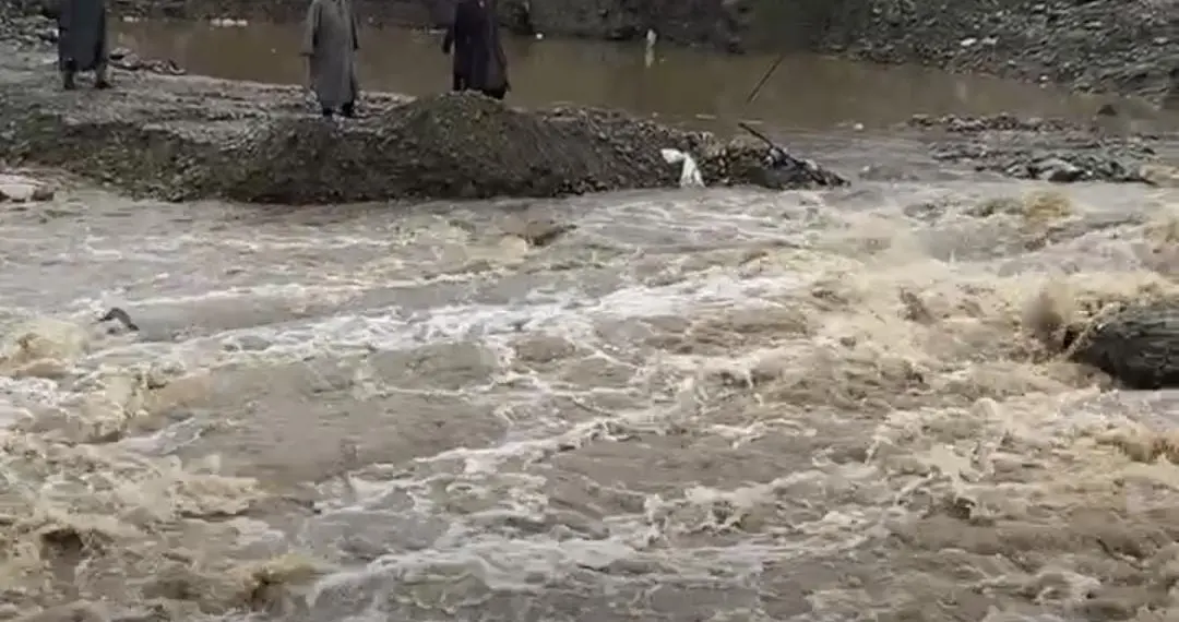 Frisal-Khudwani Road Blocked as Rain Washes Away Diversion in Kulgam
