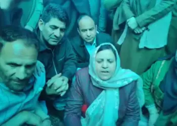 Sakina Itoo Visit Kadipora Anantnag Fire Victims; Assures Full Government Support