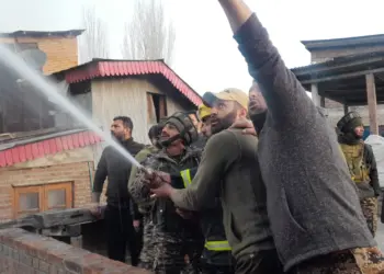 Massive Fire Engulfs Over Five Houses in Shaheed Gunj Srinagar