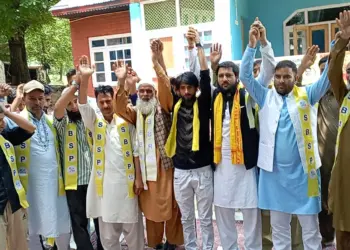 Dozens Join Suheldev Bharatiya Samaj Party at Workers’ Meeting in Baramulla’s Boniyar; Vivek Bali Slams NC Over Decades of Neglect