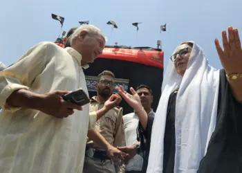 Dr Darakhshan Reviews Muharram Arrangements at Zadibal Imambara