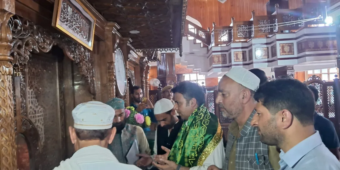 چرارشریف سپورٹس سٹیڈیم میں پچیس سال سے کوئی ایک ہوسٹل ابھی تک تعمیر کیوں نہیں ھوسکا۔ تجارتی اور فلاحی انجمنوں کی طرف سے ارباب اختیار۔ کو سوال۔