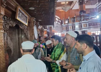 چرارشریف سپورٹس سٹیڈیم میں پچیس سال سے کوئی ایک ہوسٹل ابھی تک تعمیر کیوں نہیں ھوسکا۔ تجارتی اور فلاحی انجمنوں کی طرف سے ارباب اختیار۔ کو سوال۔