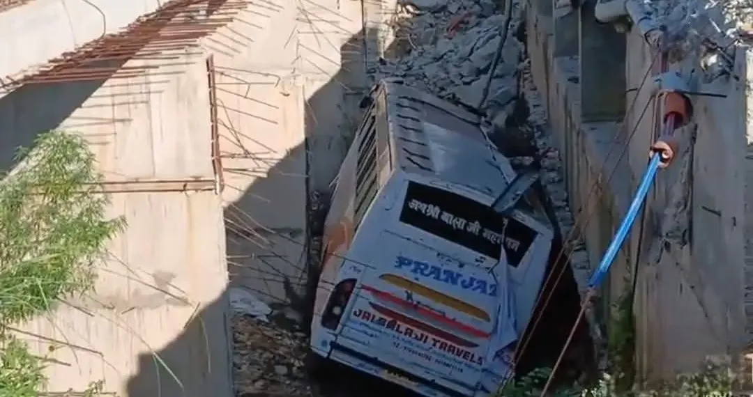 Pilgrim Bus Accident Claims One Life in Samba; 40 Injured