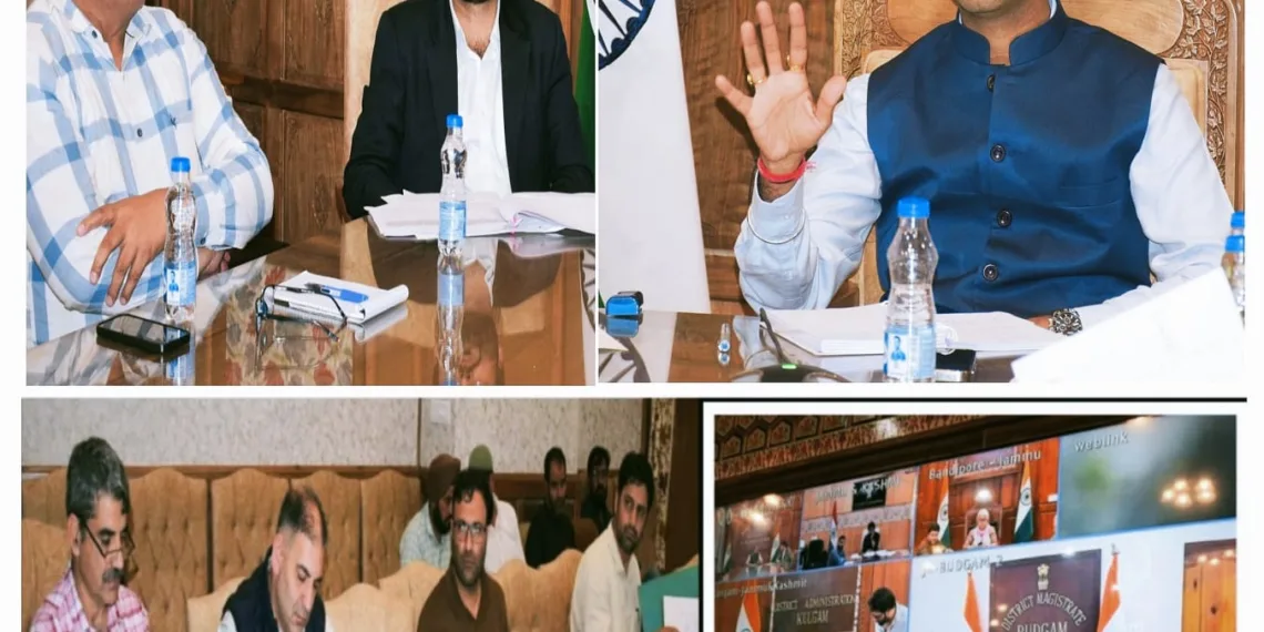 Div Com Kashmir Reviews Migrant Grievances, Orders Nodal Officers, Action on Encroachments