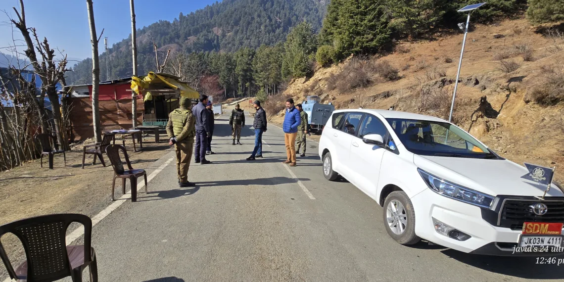 SDM Kokernag Reviews Snow Clearance, NH-244 Open for Limited Traffic
