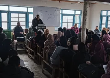 CICE Kashmir Holds Cyber Awareness Programme at Bemina School
