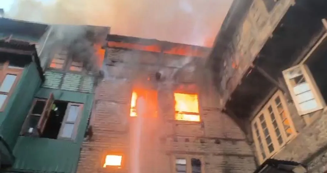 Fire Damages Three Residential Houses in Pandan Nowhatta Srinagar, Three Injured