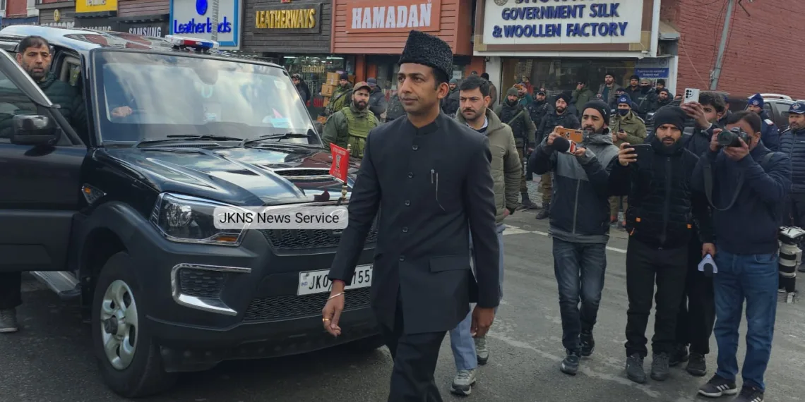 Power, Roads to Be Fully Restored by Evening as Weather Improves: Div Com Kashmir