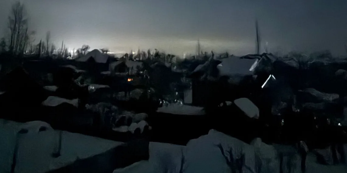 Snowfall Leaves Tangmarg Villages Cut Off; Residents Allege No Road Clearance, Power Restoration