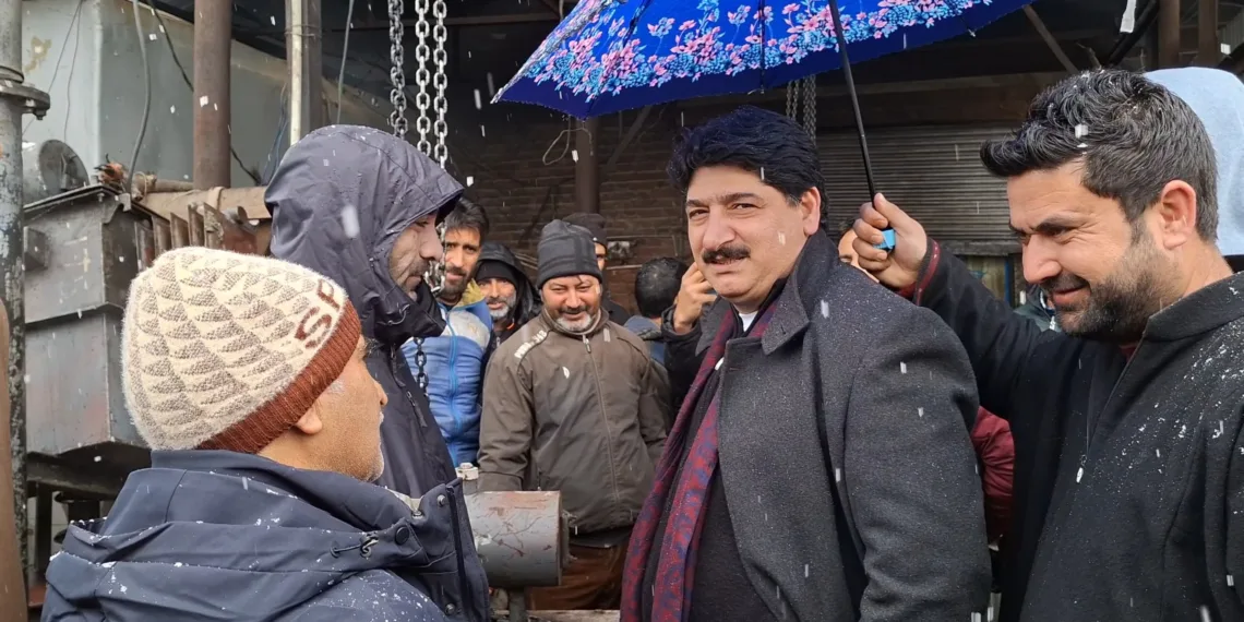 MLA Sonawari Reviews Snow Clearance, Holds Meeting with Concerned Departments