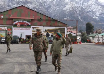 GOC White Knight Corps Reviews Security Scenario, CT Preparedness in Kishtwar