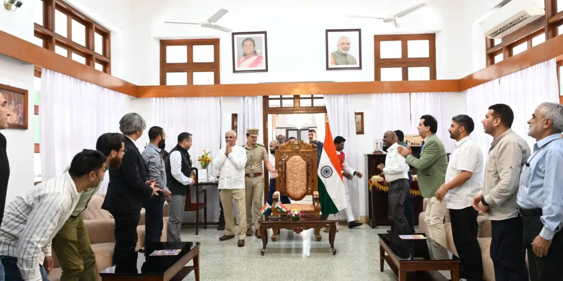 Kashmir Media Team Calls on Kerala Governor During PIB Tour