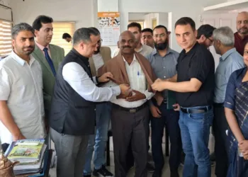 Kashmir Media Team Calls on Kerala Governor During PIB Tour