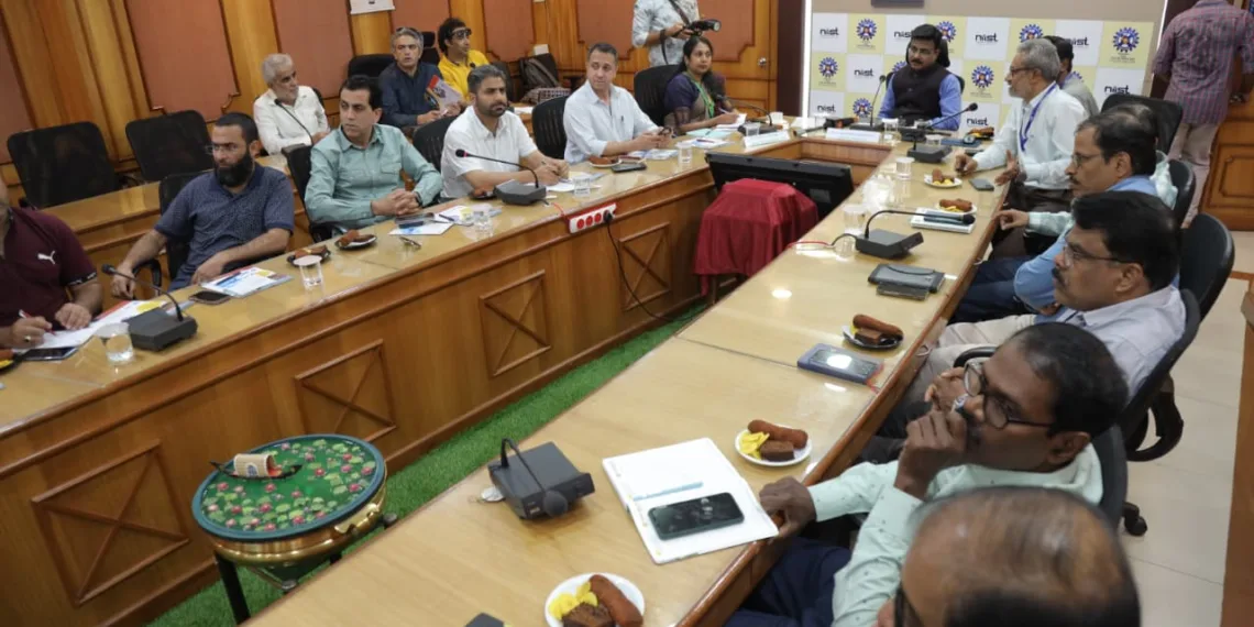 PIB Media Delegation explore India’s frontier research at CSIR-NIIST, Kerala*