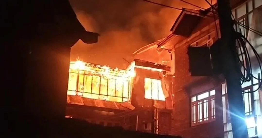 Blaze Rages Through Multiple Houses in Habbakadal, Srinagar; F&ES on Job