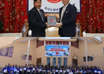 IISM Gulmarg Concludes Fourth 14-Day Skiing & Snowboarding Course; 101 Participants Graduate