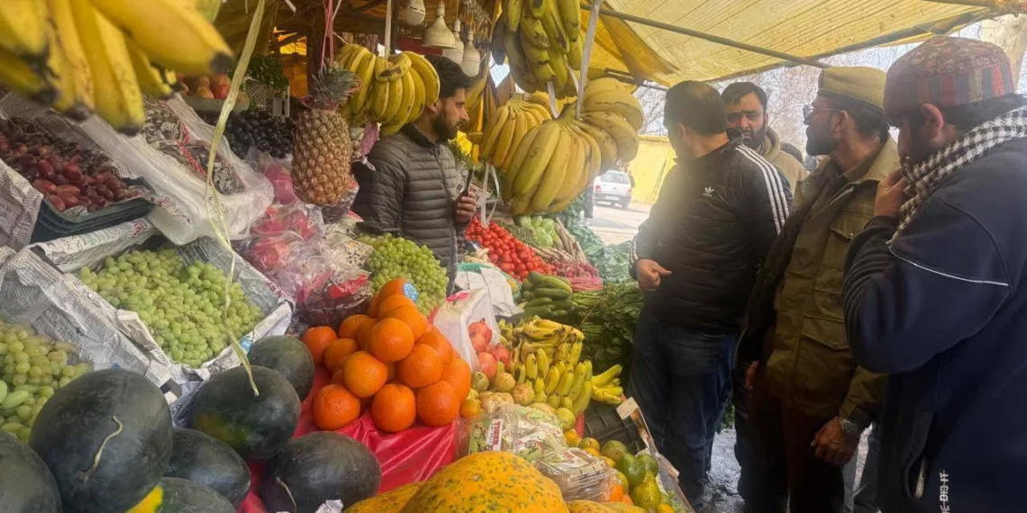 Anantnag Police Conduct Market Inspections Ahead of Ramzan, Take Action Against Erring Traders