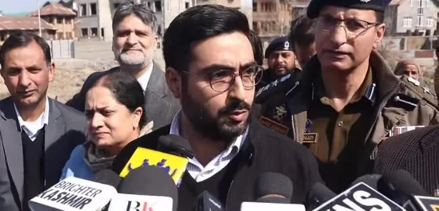 Traffic Decongestion Around Healthcare Hubs Being Fast-Tracked in Srinagar: DC Akshay Labroo