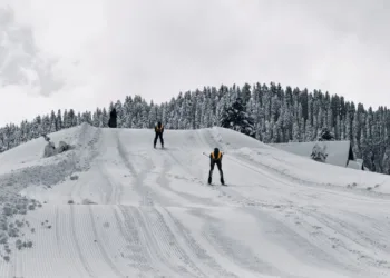 KIWG 2026 Gulmarg Leg Set for High-Quality Action; Mandaviya Backs Young Skiers, Arif Khan Calls It ‘Big Opportunity