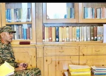 LG Reviews Security Situation in Srinagar