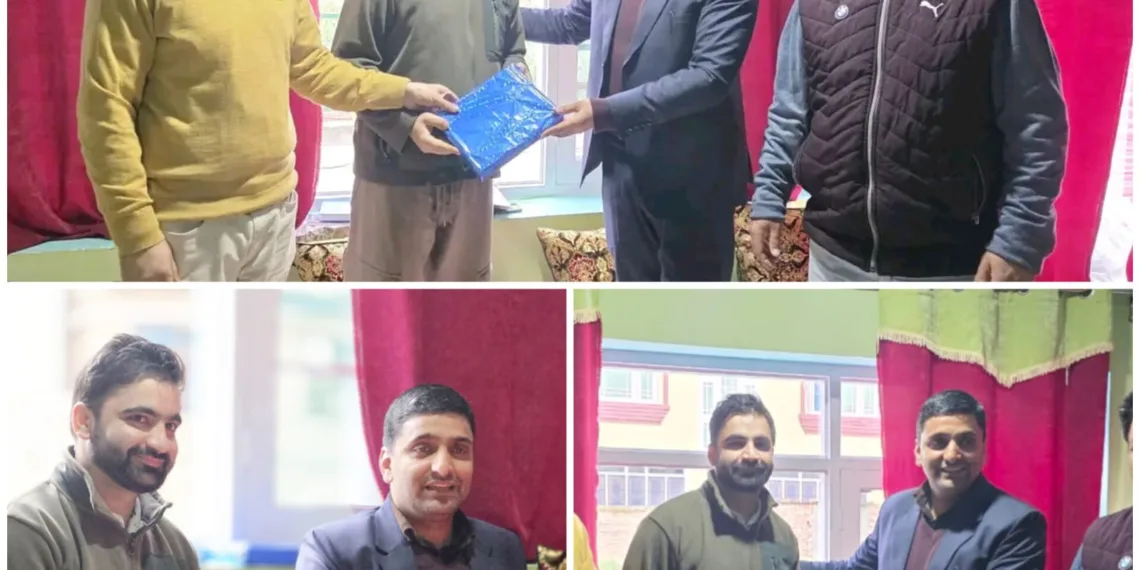 SDM Zainapora Felicitates JKAS Qualifier Amir Hassan Aamir in Chitragam