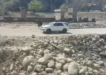 Work on New Bridge in Beerwah Stalled for Over a Month Due to 330 KV Transmission Line Issue