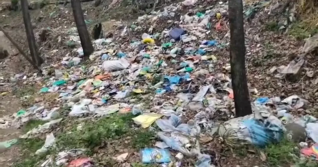 Garbage Accumulation Raises Environmental Concerns in Kandoora Beerwah