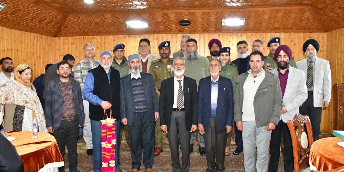 Srinagar Police Accords Warm Send-Off to Retiring Officers