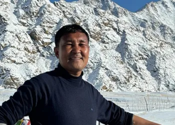 Cloudy Skies, Rain Likely at Several Places in Kashmir Today: Weatherman Sonam Lotus