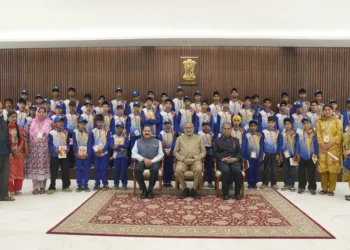 J&K Youth Delegation Meets Vice President Under ‘Watan Ko Jano’ Initiative