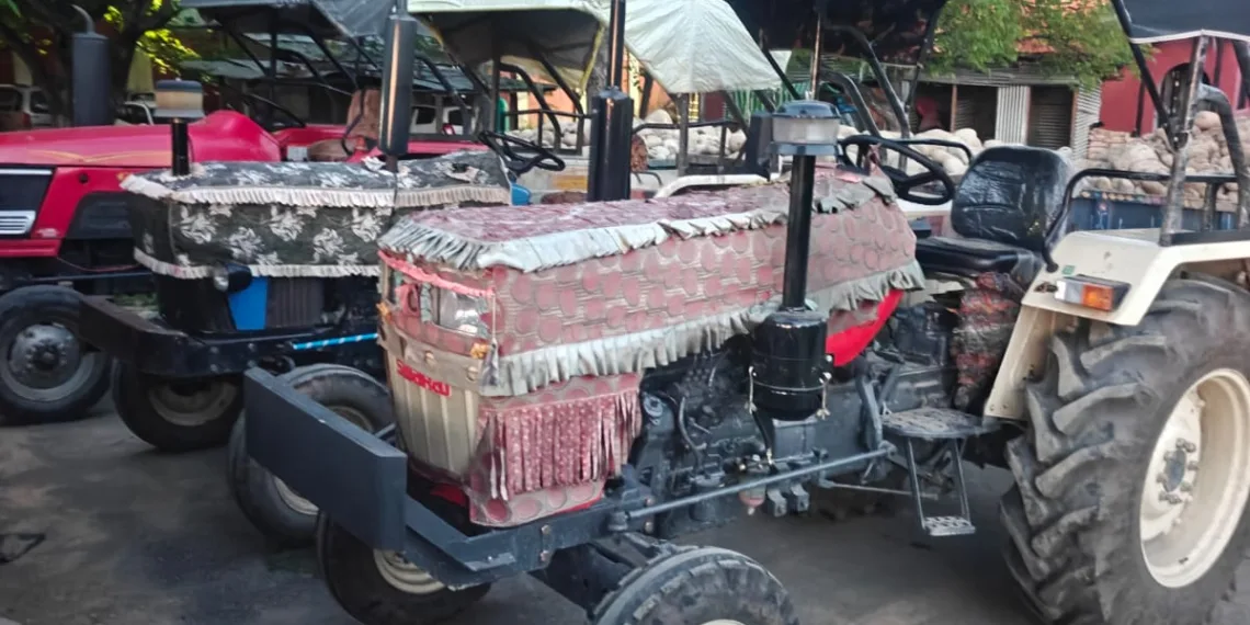 Illegal Mining Curbed in Kulgam, Three Tractors Seized During Police Action