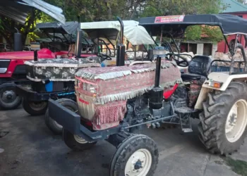 Illegal Mining Curbed in Kulgam, Three Tractors Seized During Police Action