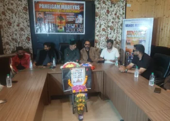 Dr Renzushah Pays Tribute to April 22 Martyrs, Calls for Major Administrative Reforms in Kashmir