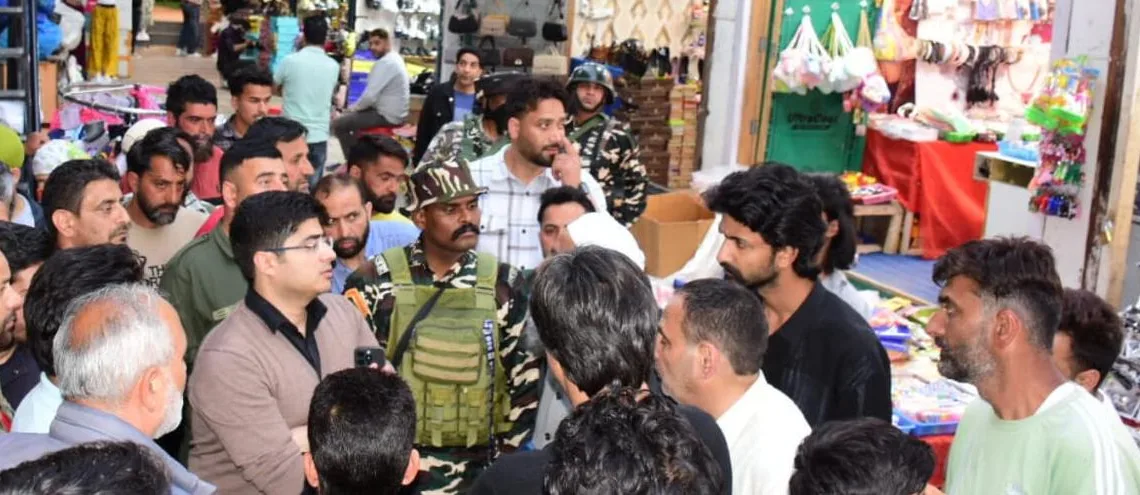 SSCL Cracks Down on Civic Lapses in Srinagar’s Busy Goni Khan Market