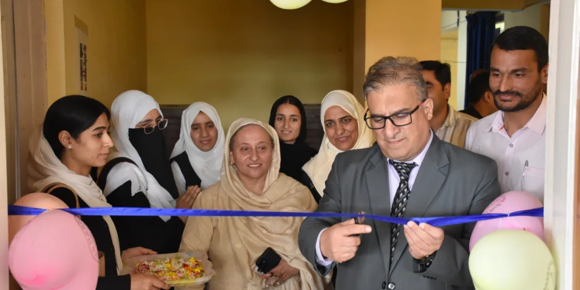 Director Colleges Unveils Upgraded Labs at GCW Srinagar, Pushes for Research-Driven Learning