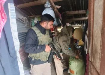 Pulwama Police Intensifies War on Drugs: CASOs, Searches, Shop Sealing & Awareness Drives Launched Across District
