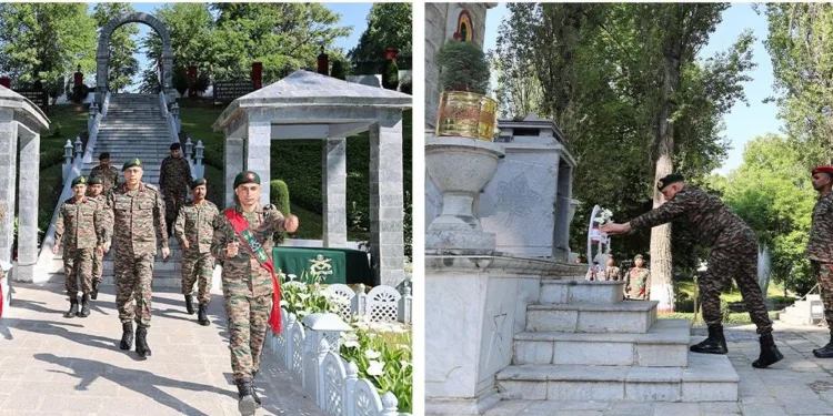 Chinar Corps Commander Pays Tribute to Fallen Soldiers at Srinagar War Memorial