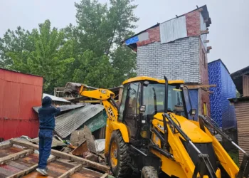 Srinagar Police Destroys Drug Money-Built Illegal Structure in Major Crackdown on Narcotics Network