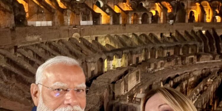“Welcome to Rome, My Friend!”: Italian PM Giorgia Meloni Shares Selfie With PM Modi as He Arrives in Italy