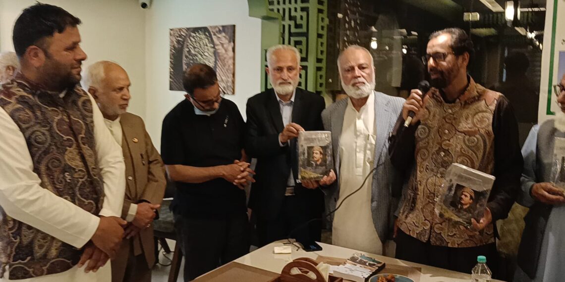 عبدالرشید ہانجورہ کی شاہ ہمدان کی شہر آفاق تصنیف ” ذخیرت الملوک ” کے کشمیری ترجمہ پر مبنی کتاب کی رسم رونمائی انجام دی گیی۔