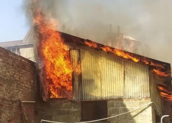 Fire Erupts in Rangreth Industrial Area, Firefighters Rush to Contain Blaze