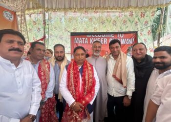 Sat Sharma, Ashok Koul Offer Prayers at Kheer Bhawani Shrine, Seek Peace and Prosperity for J&K