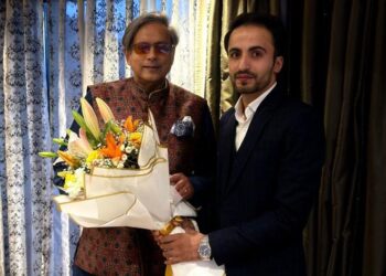 Adv. Jehanzeb Allaqaband Calls on Dr. Shashi Tharoor in Srinagar
